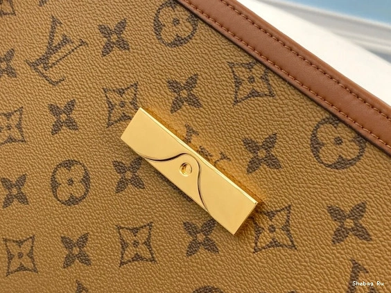LOUIS CHANELUTCH VUITTON 0809